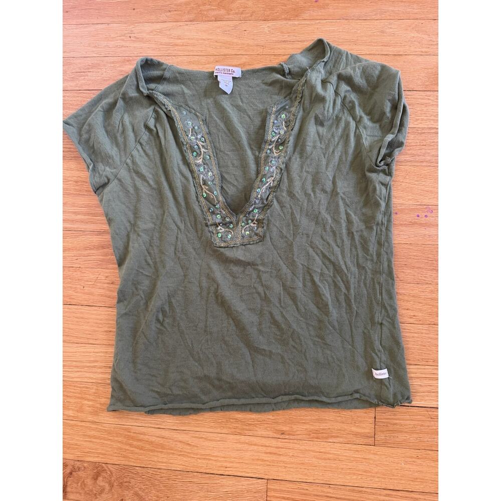 New HOLLISTER Co. Y2K style embellished V-neckline